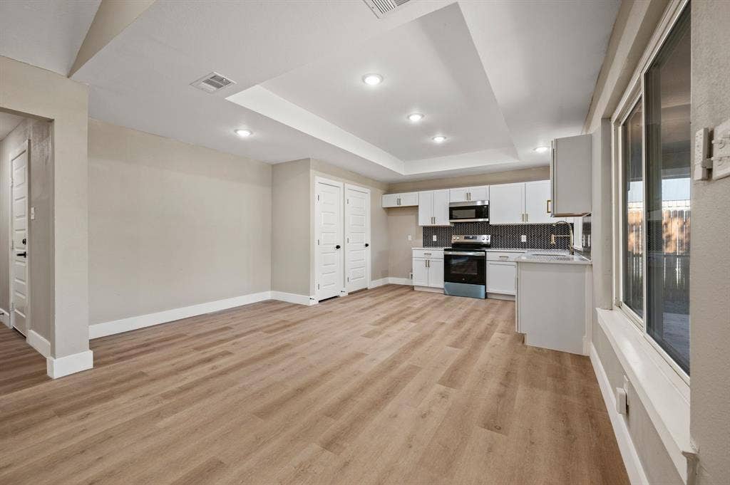 7512 Clover Lane, Watauga, TX 76148