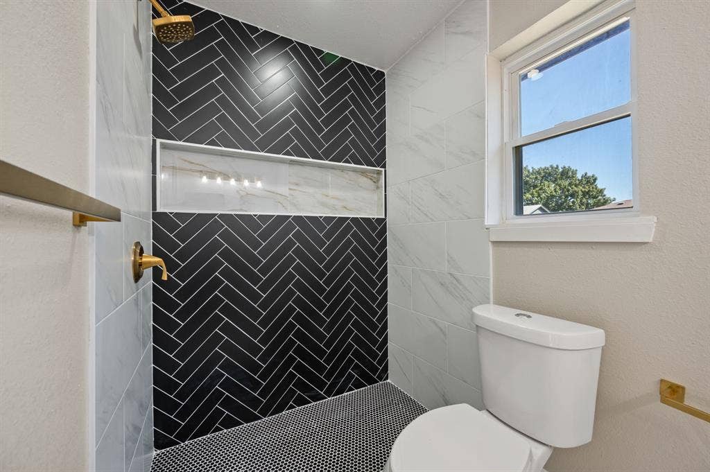 7512 Clover Lane, Watauga, TX 76148