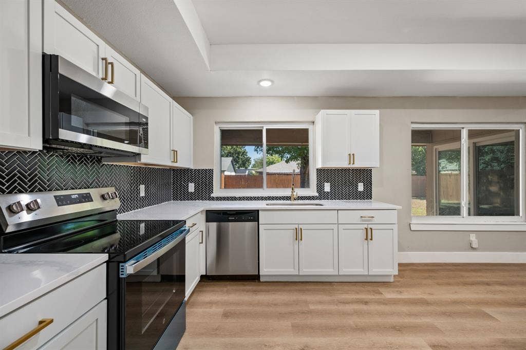 7512 Clover Lane, Watauga, TX 76148