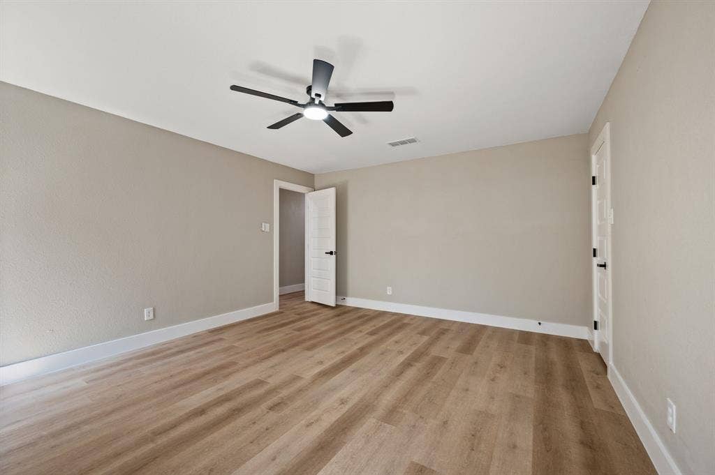7512 Clover Lane, Watauga, TX 76148