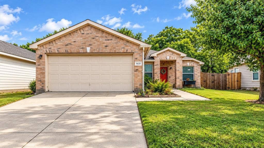 8610 Mountain Bluff, Dallas, TX 75227 Photo taken before summer and lack of rain