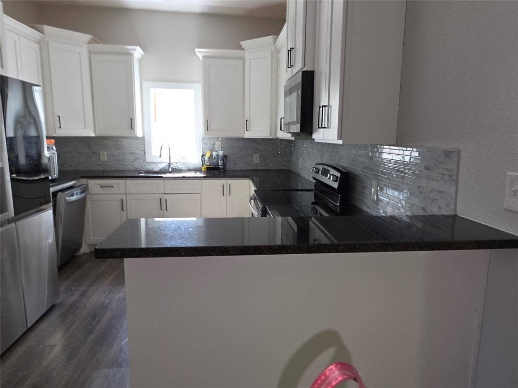 901 S Hall Street, Ennis, TX 75119 901 S Hall Street, Ennis, TX 75119