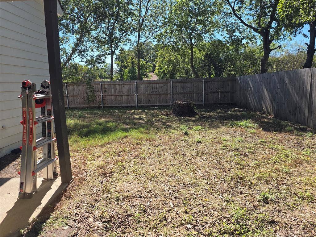 901 S Hall Street, Ennis, TX 75119 901 S Hall Street, Ennis, TX 75119