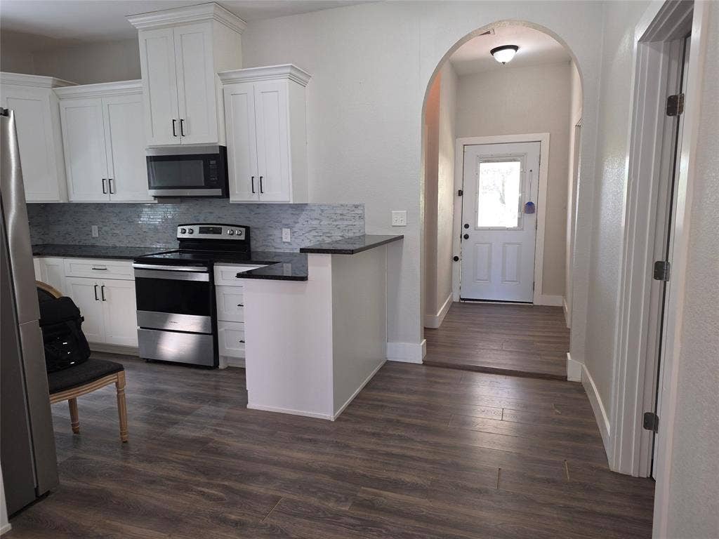 901 S Hall Street, Ennis, TX 75119 901 S Hall Street, Ennis, TX 75119