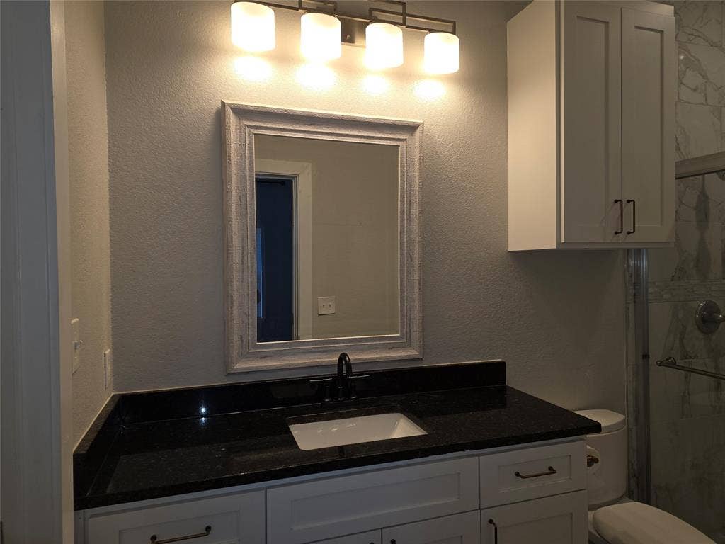 901 S Hall Street, Ennis, TX 75119 901 S Hall Street, Ennis, TX 75119