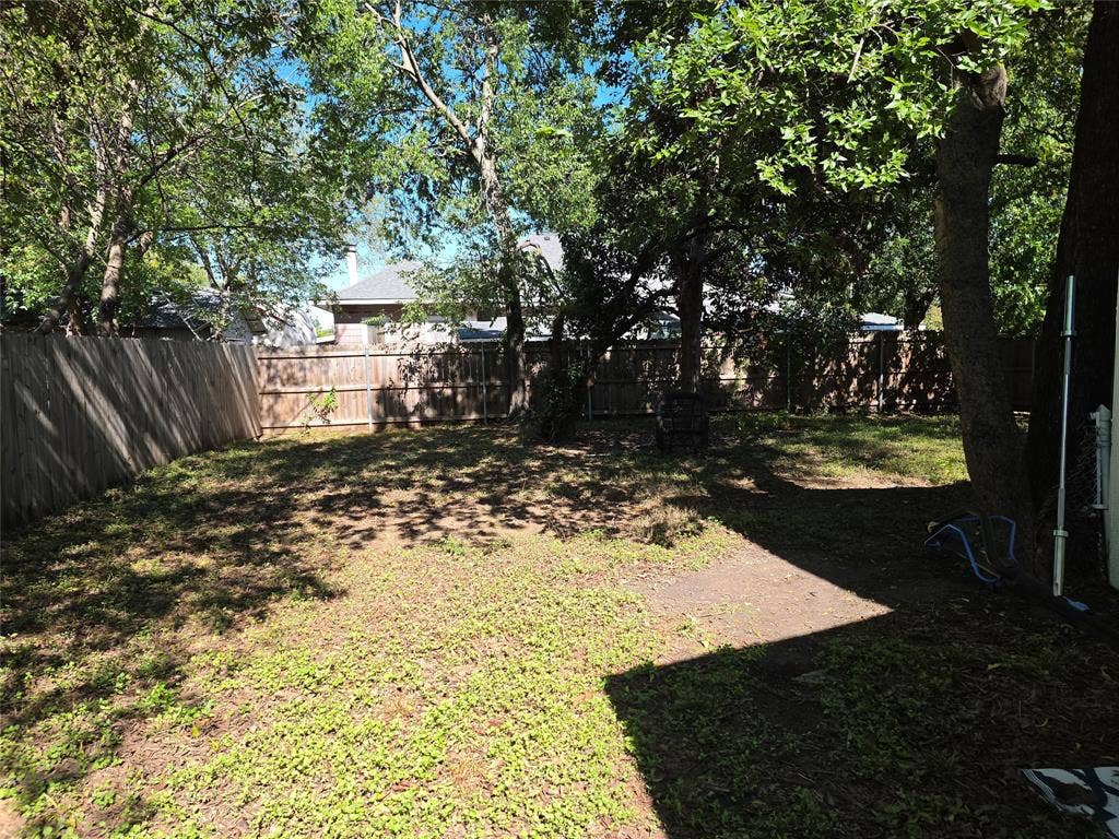 901 S Hall Street, Ennis, TX 75119 901 S Hall Street, Ennis, TX 75119