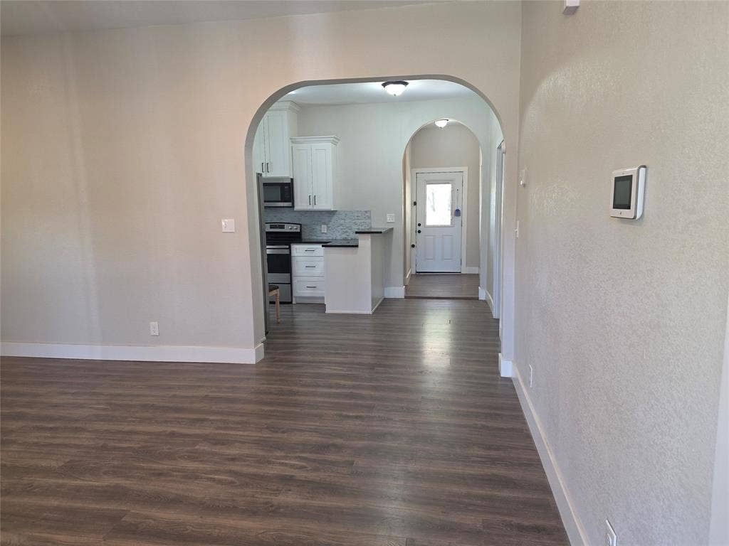901 S Hall Street, Ennis, TX 75119 901 S Hall Street, Ennis, TX 75119