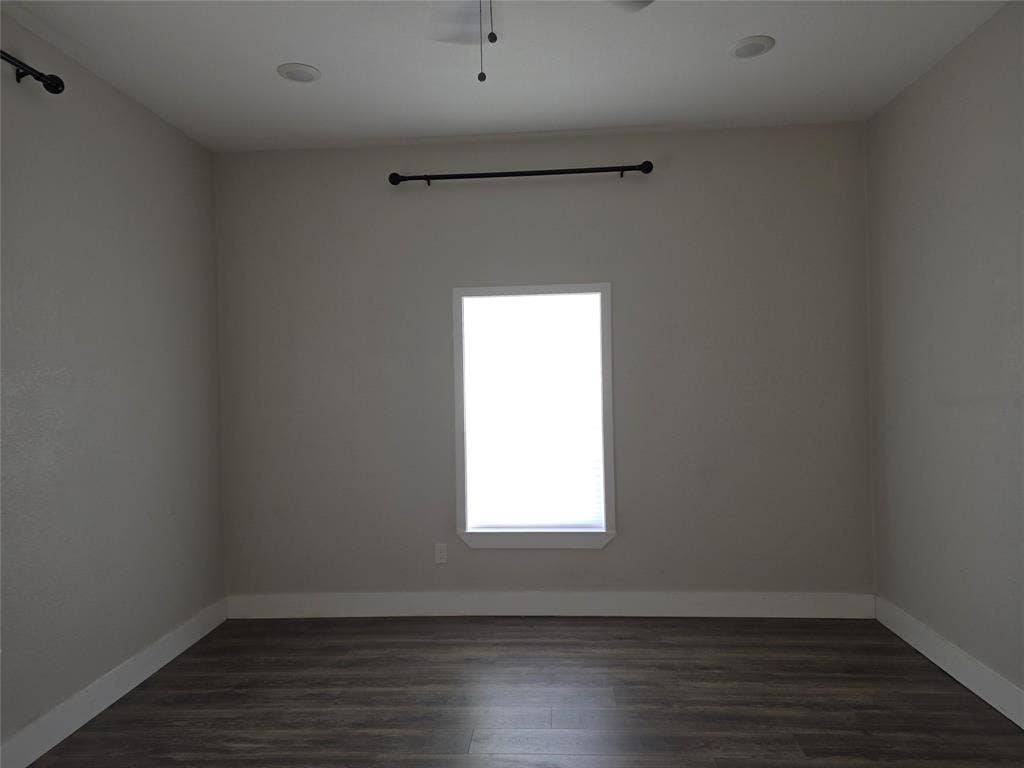 901 S Hall Street, Ennis, TX 75119 901 S Hall Street, Ennis, TX 75119