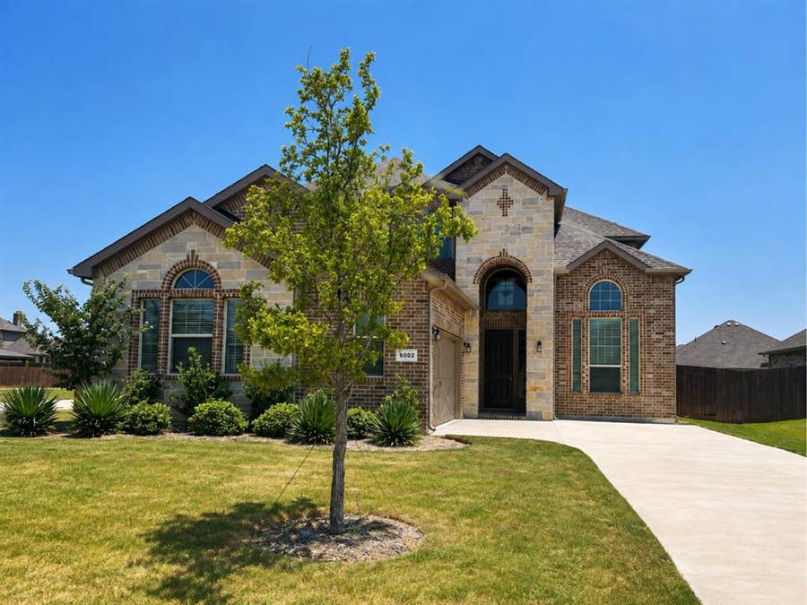 Property photo for 6002 14th Street, Midlothian, TX