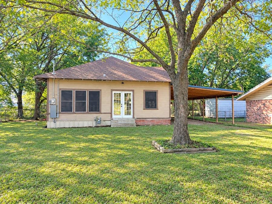 Property photo for 122 Robertson Street, Sulphur Springs, TX