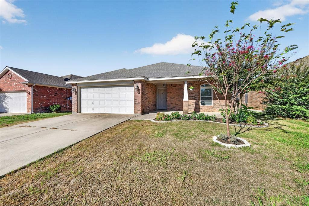 8205 Mule Deer Run, Fort Worth, TX 76179