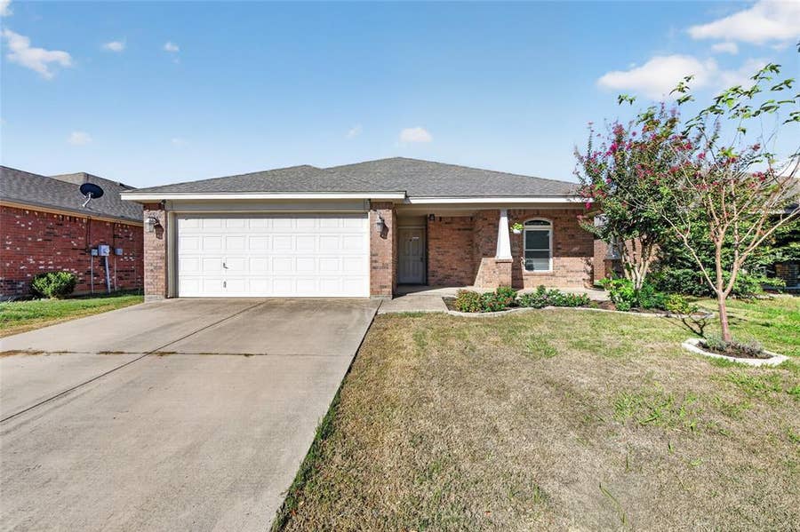 Property photo for 8205 Mule Deer Run, Fort Worth, TX