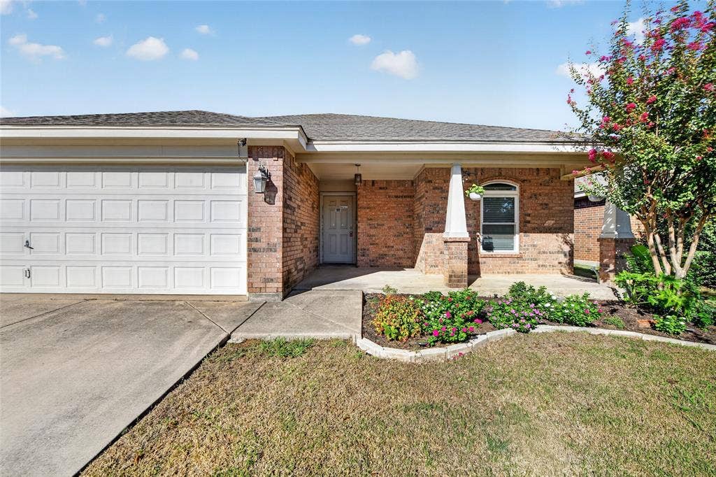 8205 Mule Deer Run, Fort Worth, TX 76179