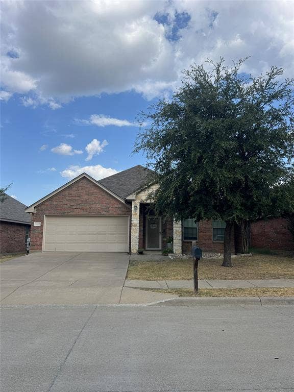 Property photo for 12305 Hunters Knoll Drive, Fort Worth, TX