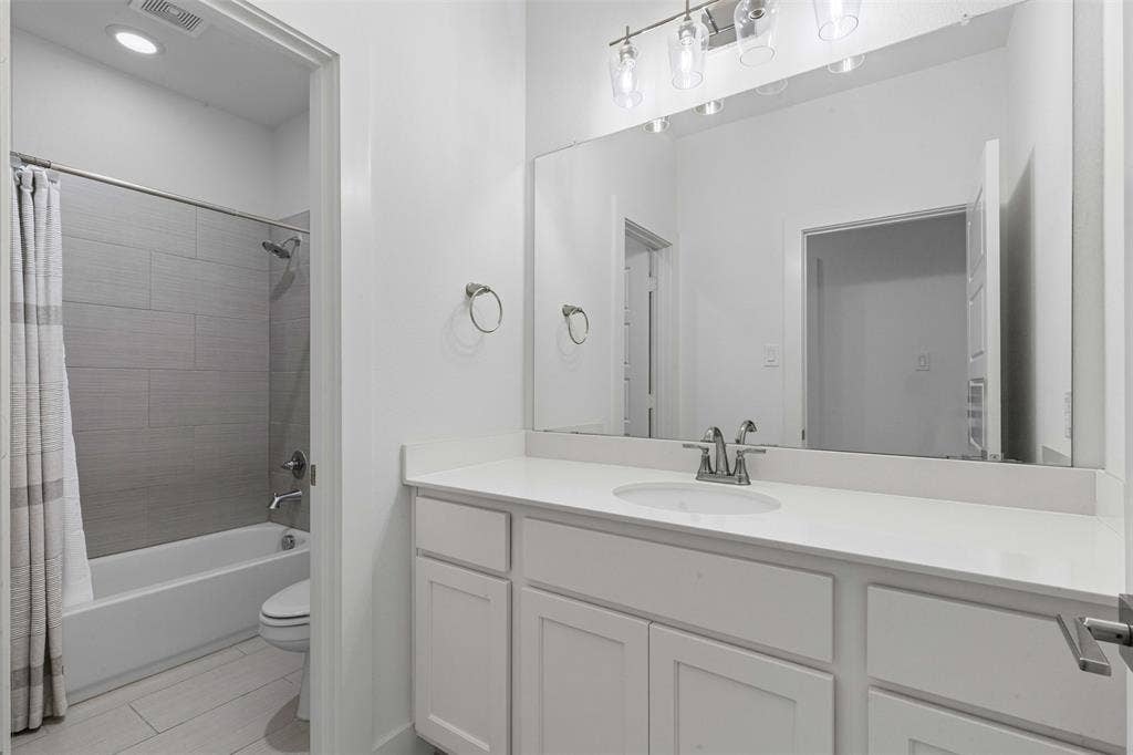 2821 Stanley Avenue, Fort Worth, TX 76110 2821 Stanley Avenue, Fort Worth, TX 76110