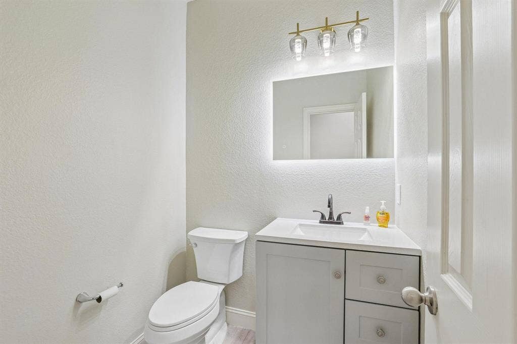 6412 Falcon Ridge Lane, McKinney, TX 75071 6412 Falcon Ridge Lane, McKinney, TX 75071