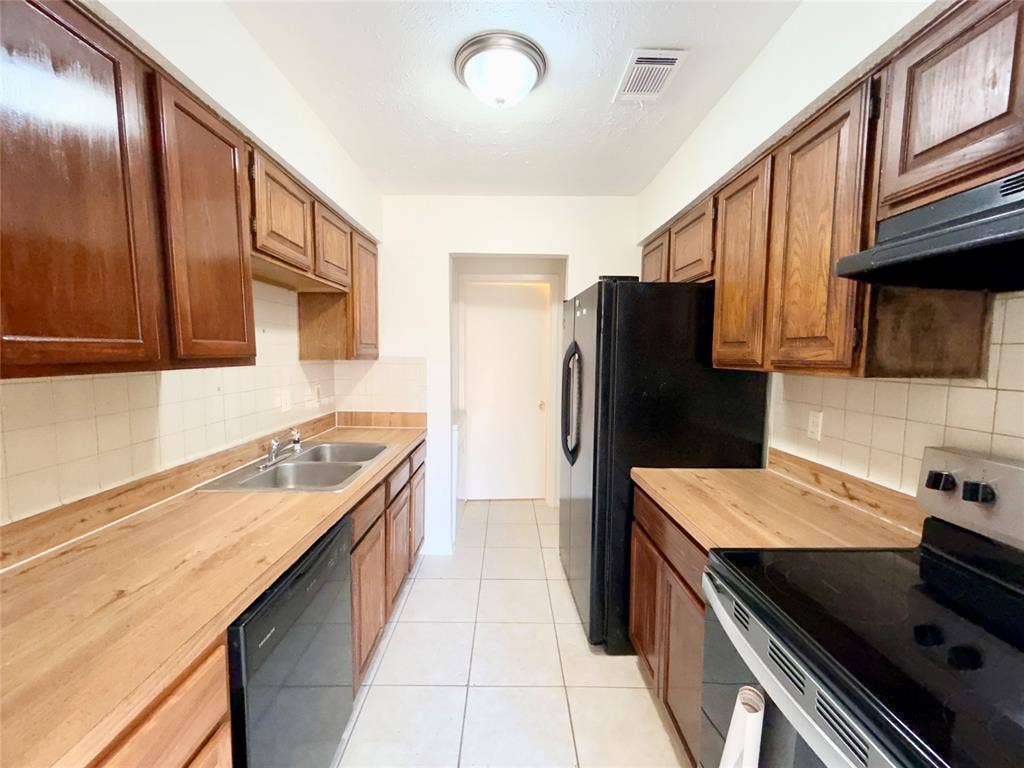 4001 N Garland Avenue, #4, Garland, TX 75040 4001 N Garland Avenue, #4, Garland, TX 75040