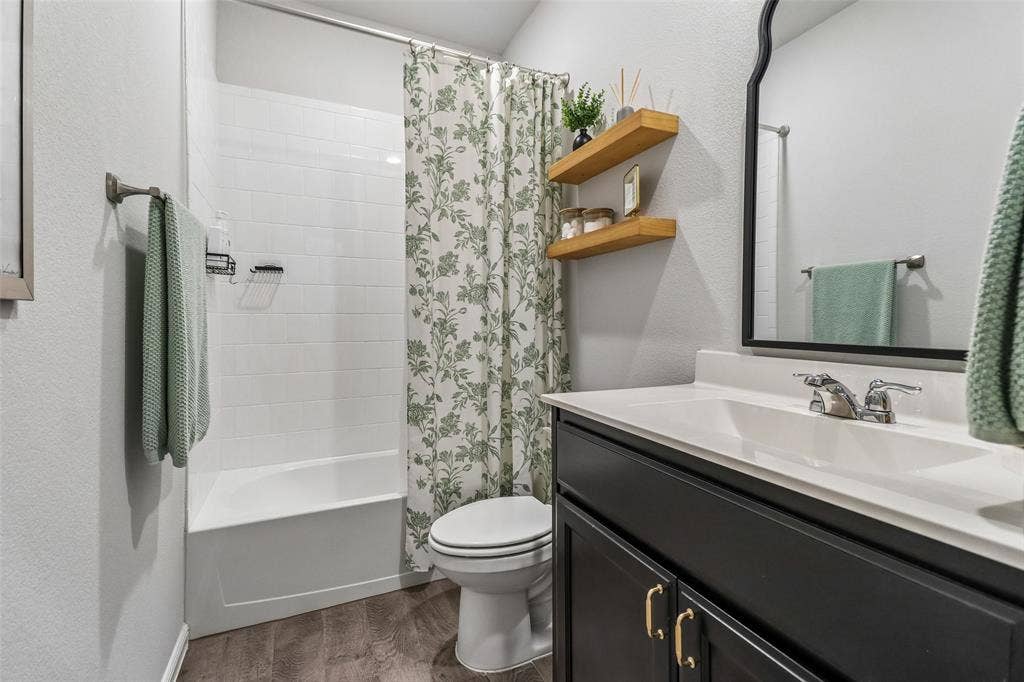 304 Crowfoot Drive, Fort Worth, TX 76131 304 Crowfoot Drive, Fort Worth, TX 76131