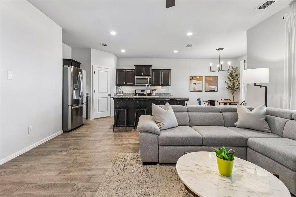304 Crowfoot Drive, Fort Worth, TX 76131 304 Crowfoot Drive, Fort Worth, TX 76131