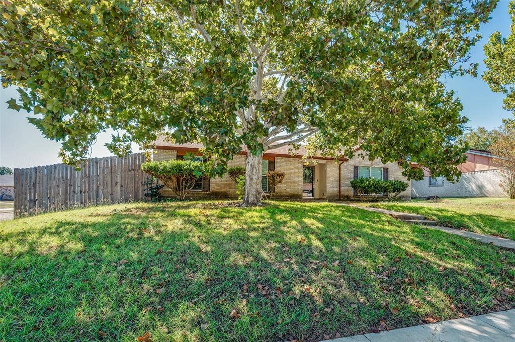 1202 Canyon Oaks Drive, Lancaster, TX 75146 1202 Canyon Oaks Drive, Lancaster, TX 75146