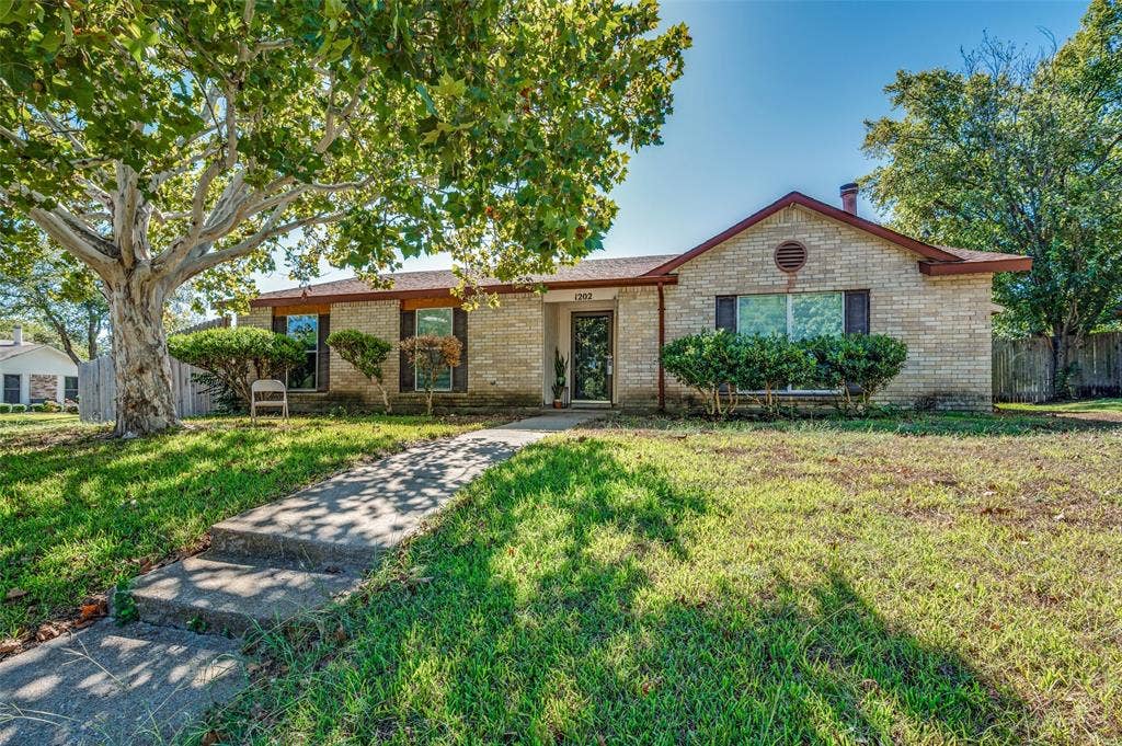 1202 Canyon Oaks Drive, Lancaster, TX 75146 1202 Canyon Oaks Drive, Lancaster, TX 75146