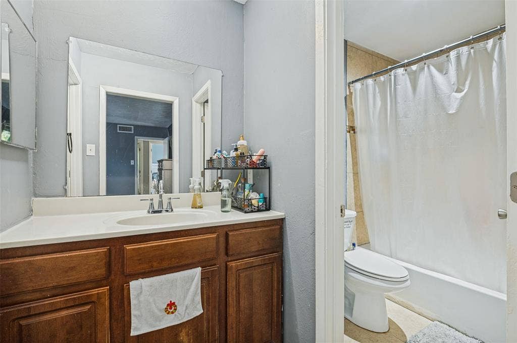1202 Canyon Oaks Drive, Lancaster, TX 75146 1202 Canyon Oaks Drive, Lancaster, TX 75146