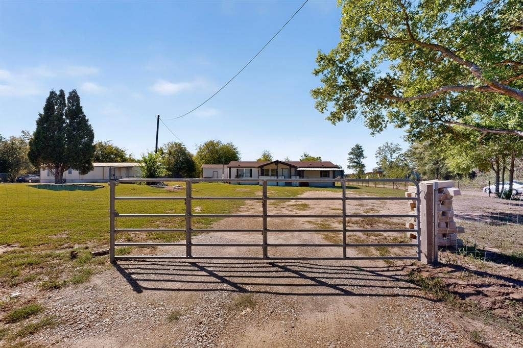 15825 Wingham Road, Caney City, TX 75148 15825 Wingham Road, Caney City, TX 75148