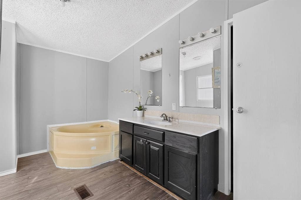 15825 Wingham Road, Caney City, TX 75148 15825 Wingham Road, Caney City, TX 75148