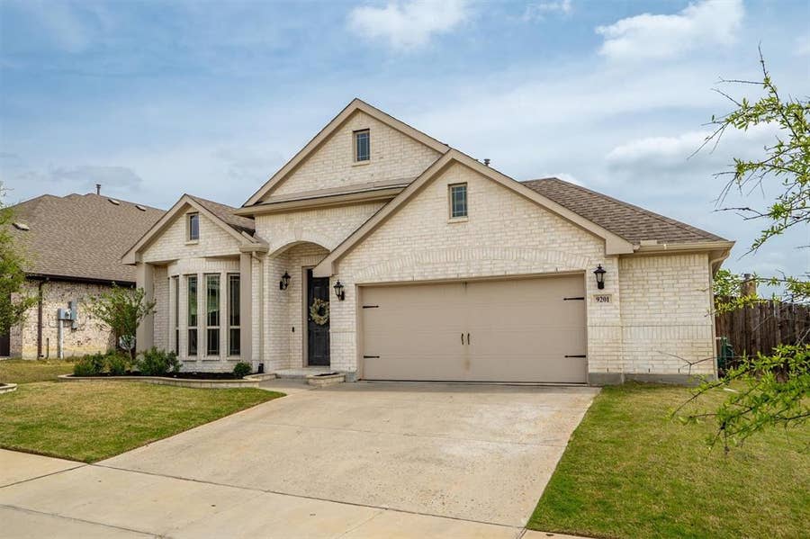 Property photo for 9201 Amistad Lane, Denton, TX
