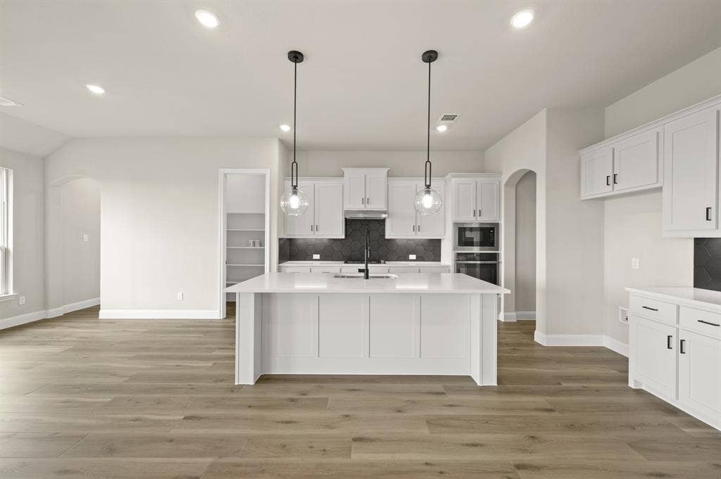 117 Mikasi Street, Godley, TX 76044 Concept 2464 Kitchen