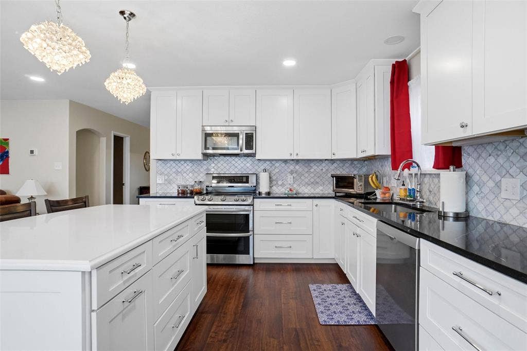 133 Bridlewood Street, Azle, TX 76020