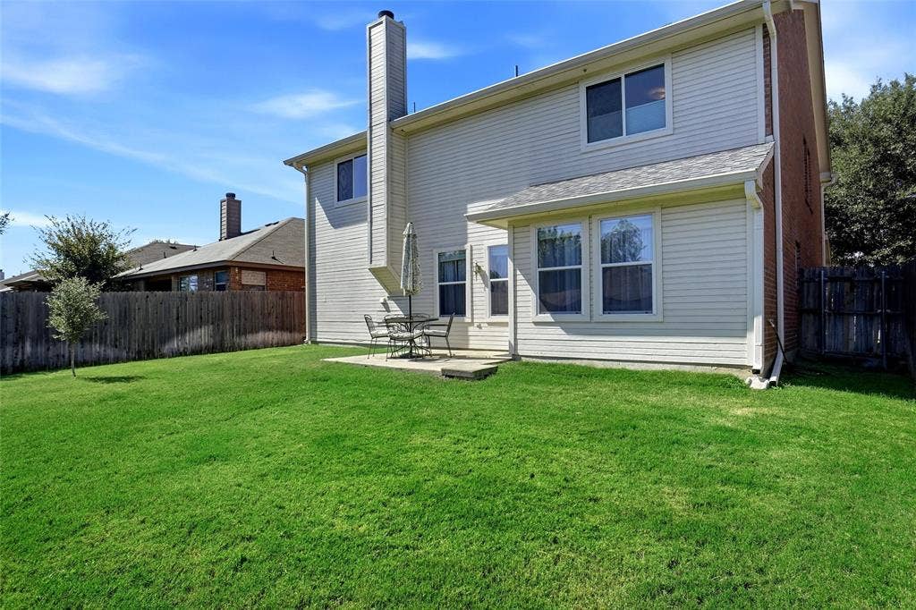 133 Bridlewood Street, Azle, TX 76020
