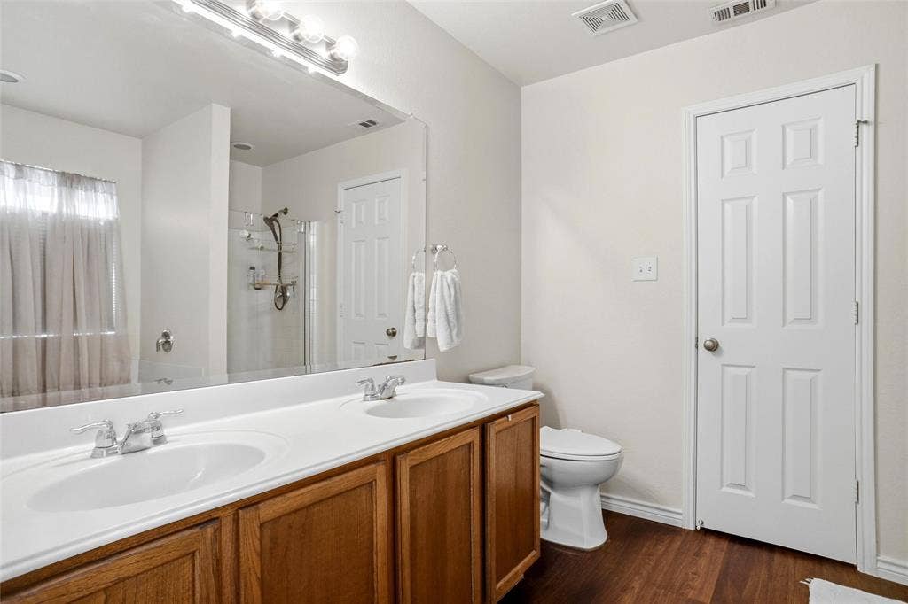 133 Bridlewood Street, Azle, TX 76020