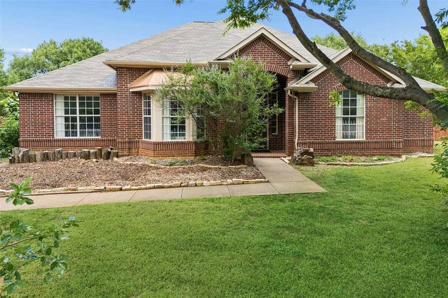 Property photo for 3004 Sagebrush Drive, Flower Mound, TX