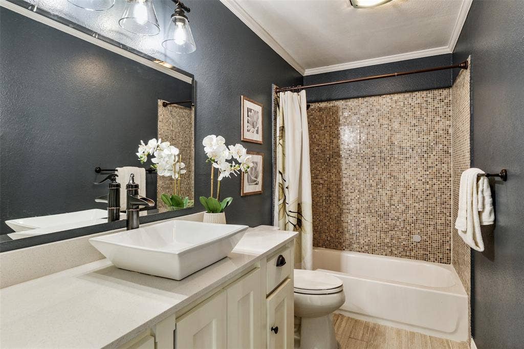 2107 Elmwood Boulevard, Dallas, TX 75224 2107 Elmwood Boulevard, Dallas, TX 75224
