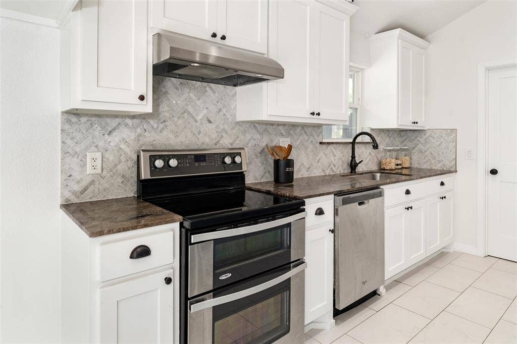 2107 Elmwood Boulevard, Dallas, TX 75224 2107 Elmwood Boulevard, Dallas, TX 75224