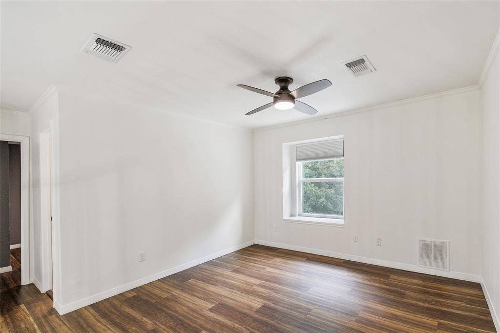 2107 Elmwood Boulevard, Dallas, TX 75224 2107 Elmwood Boulevard, Dallas, TX 75224