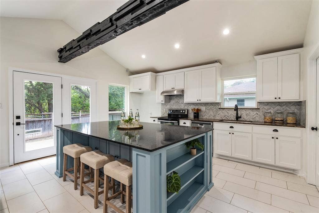 2107 Elmwood Boulevard, Dallas, TX 75224 2107 Elmwood Boulevard, Dallas, TX 75224