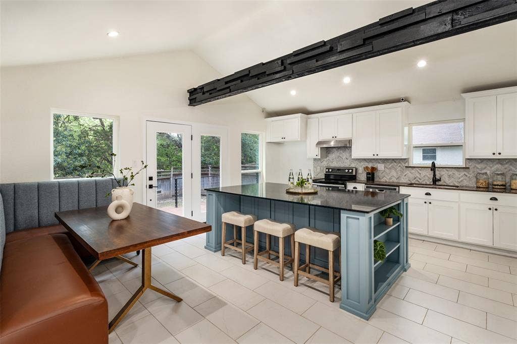2107 Elmwood Boulevard, Dallas, TX 75224 2107 Elmwood Boulevard, Dallas, TX 75224