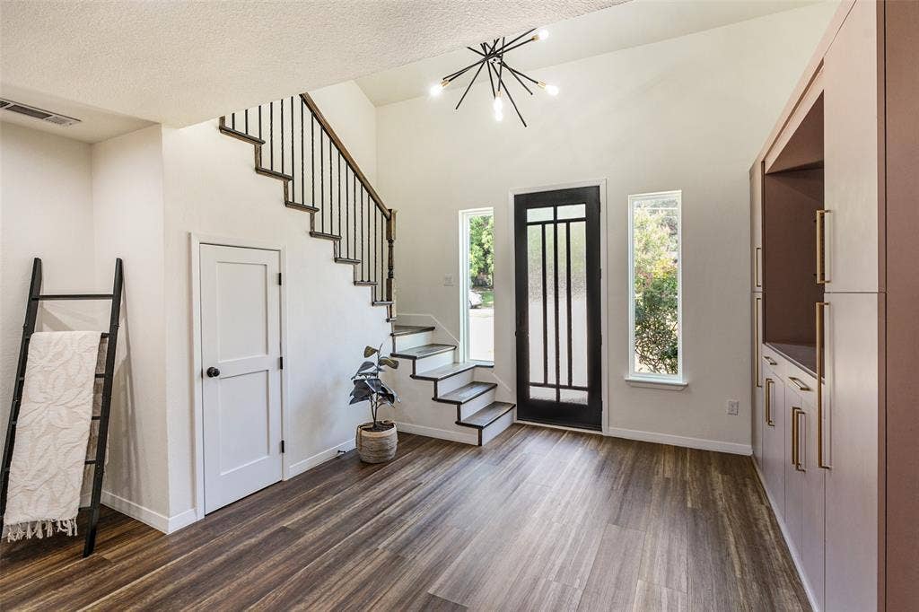 2107 Elmwood Boulevard, Dallas, TX 75224 2107 Elmwood Boulevard, Dallas, TX 75224