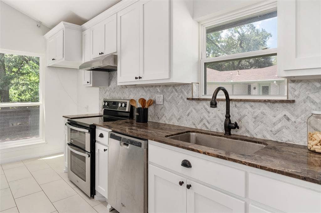 2107 Elmwood Boulevard, Dallas, TX 75224 2107 Elmwood Boulevard, Dallas, TX 75224