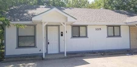 105 E Tyler Street, #A, Ennis, TX 75119