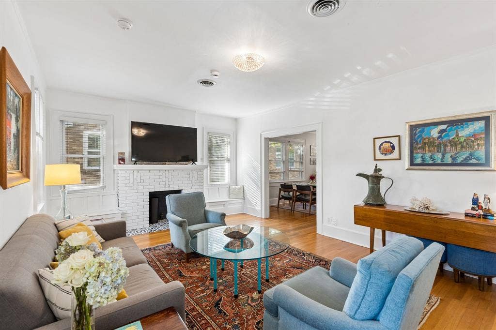 823 Kidd Springs Drive, Dallas, TX 75208 823 Kidd Springs Drive, Dallas, TX 75208