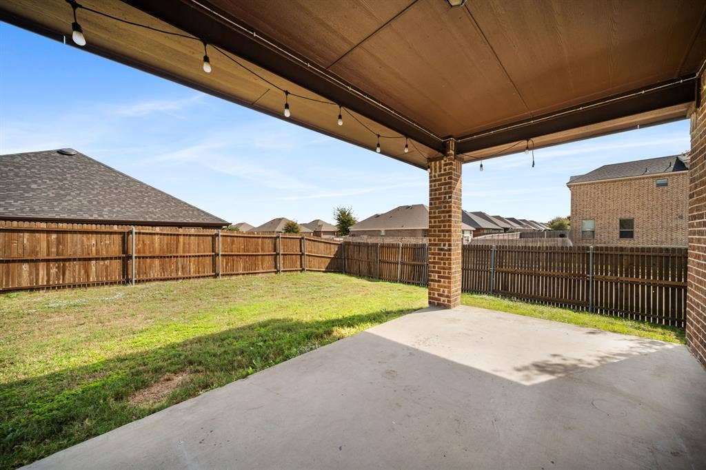 200 Northstar Lane, Waxahachie, TX 75165