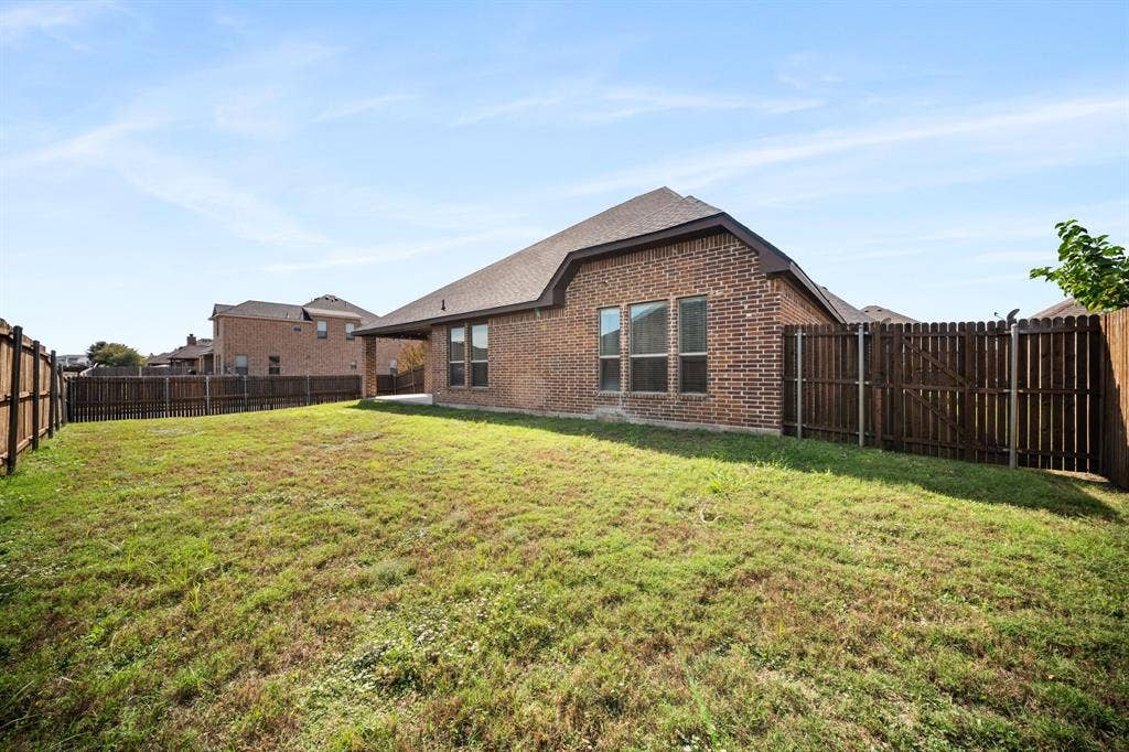 200 Northstar Lane, Waxahachie, TX 75165