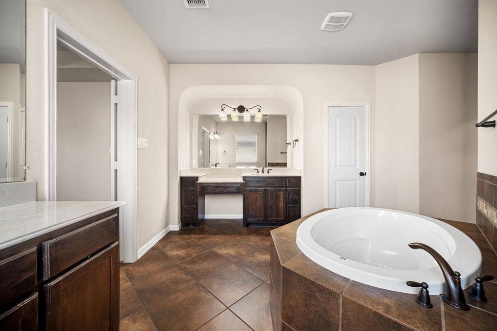 200 Northstar Lane, Waxahachie, TX 75165