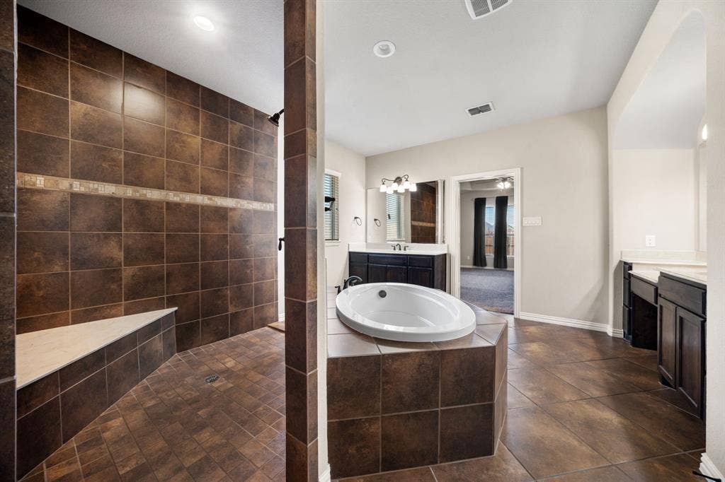 200 Northstar Lane, Waxahachie, TX 75165