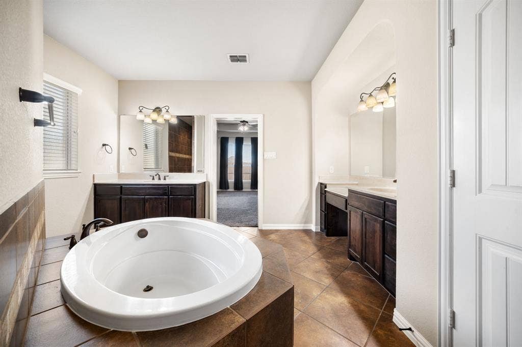 200 Northstar Lane, Waxahachie, TX 75165