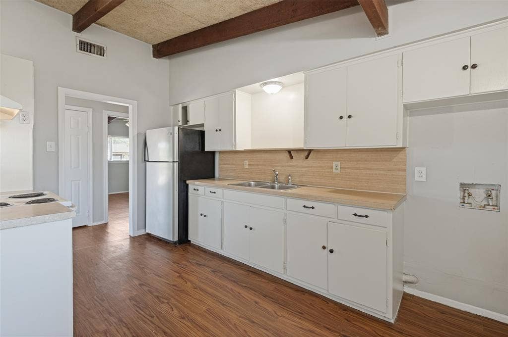 2686 Roger Williams Drive, Irving, TX 75061 2686 Roger Williams Drive, Irving, TX 75061