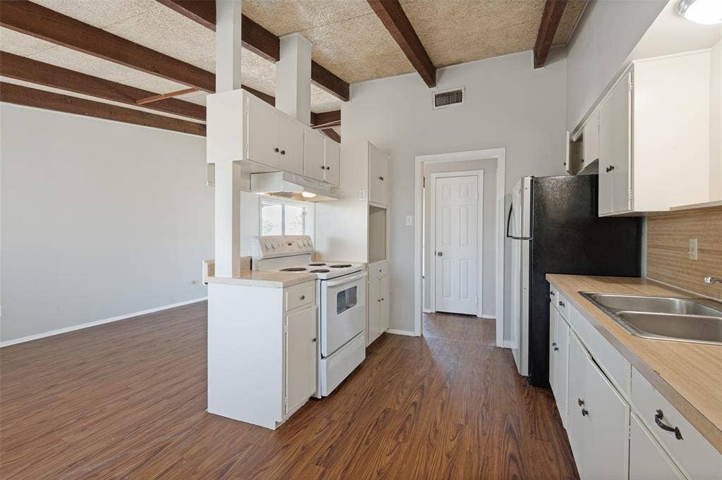 2686 Roger Williams Drive, Irving, TX 75061 2686 Roger Williams Drive, Irving, TX 75061